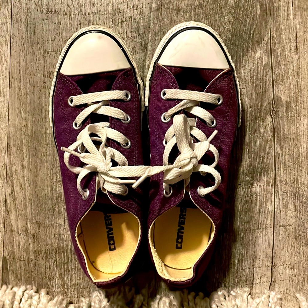 CONVERSE// Purple Lowtops